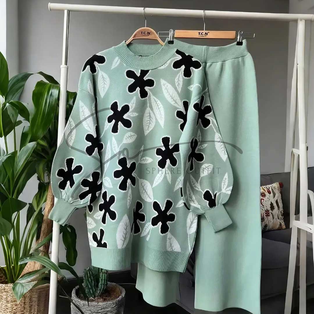 Women's Flower Print Fleece Tracksuit - Winter Wear